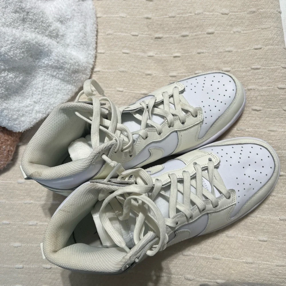 Nike dunks - Picture 1 of 3